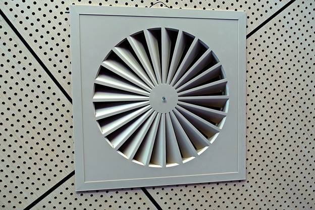 exhaust fan in ceiling