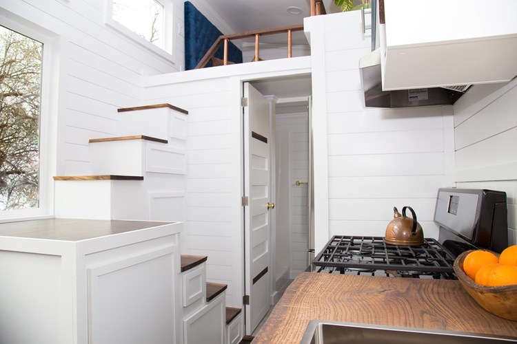 You are currently viewing Tiny House Tansu Stairs: The Solution To Storage Problems?