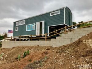 Read more about the article Gooseneck Tiny Homes Guide (Includes Photos & Videos)