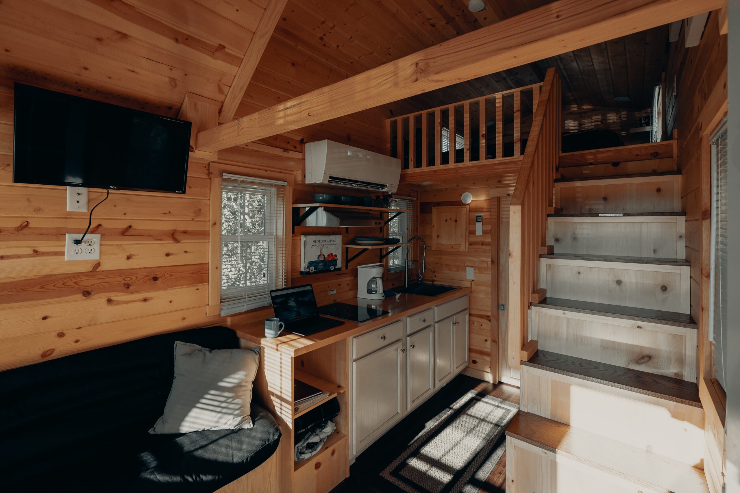 You are currently viewing A Comprehensive Guide to Tiny House Appliances [2022]