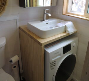 Read more about the article 8 Best Tiny Home Washers and Dryers