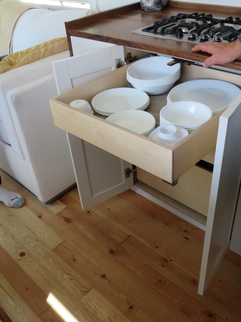 macdonald-custom-drawers-in-fritz-home