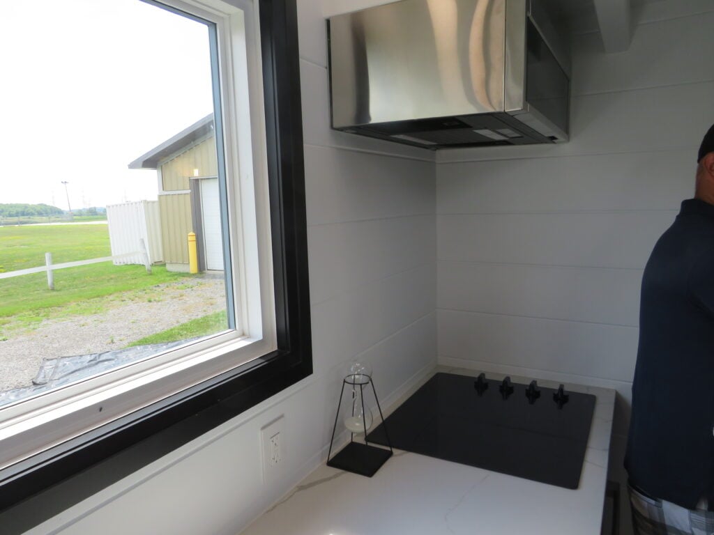 kitchen-cook top-area-for-tiny-homes 